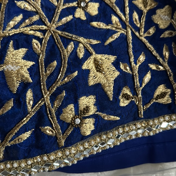 Long top and skirt - Picture 6 of 8